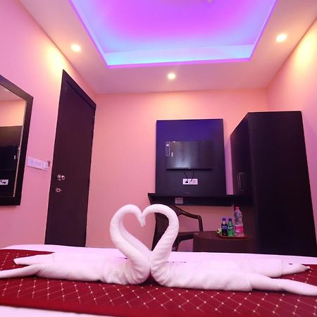 Jupiter Plaza Delhi Airport Hotell New Delhi Exteriör bild