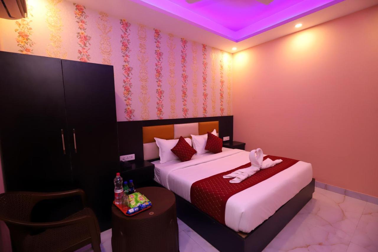 Jupiter Plaza Delhi Airport Hotell New Delhi Exteriör bild