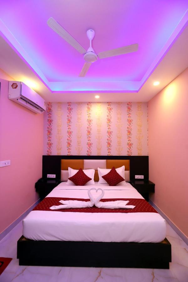 Jupiter Plaza Delhi Airport Hotell New Delhi Exteriör bild