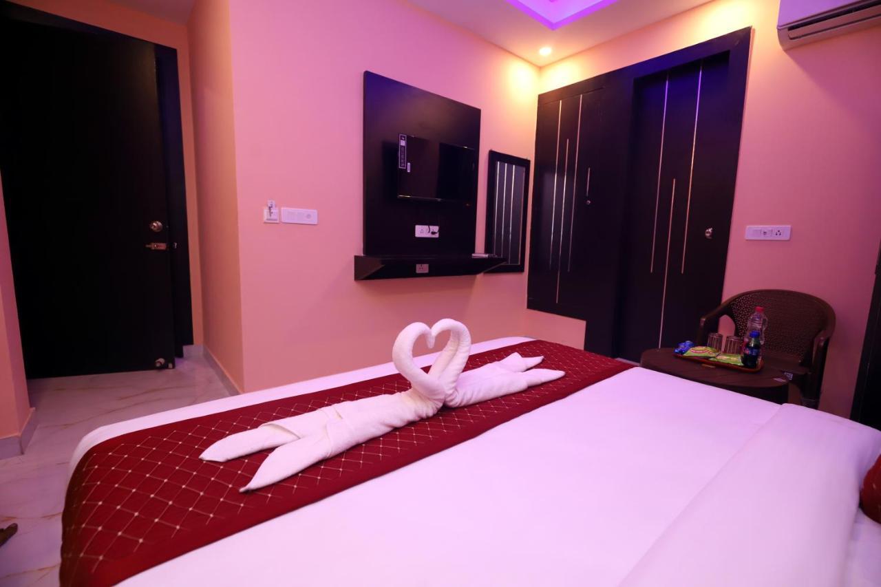 Jupiter Plaza Delhi Airport Hotell New Delhi Exteriör bild