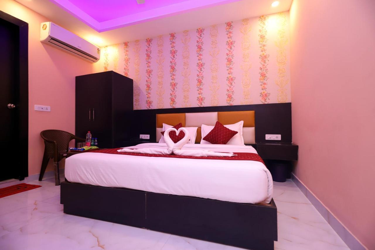 Jupiter Plaza Delhi Airport Hotell New Delhi Exteriör bild