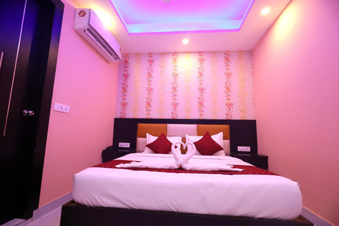 Jupiter Plaza Delhi Airport Hotell New Delhi Exteriör bild