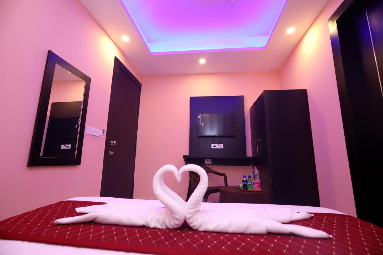 Jupiter Plaza Delhi Airport Hotell New Delhi Exteriör bild