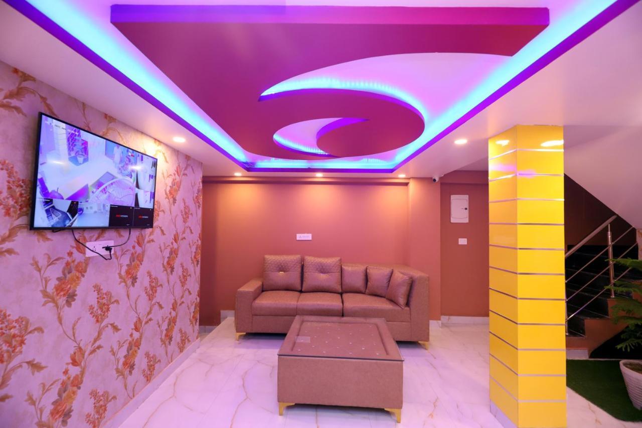 Jupiter Plaza Delhi Airport Hotell New Delhi Exteriör bild