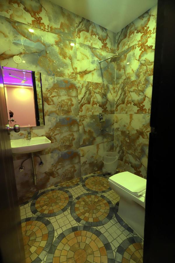 Jupiter Plaza Delhi Airport Hotell New Delhi Exteriör bild